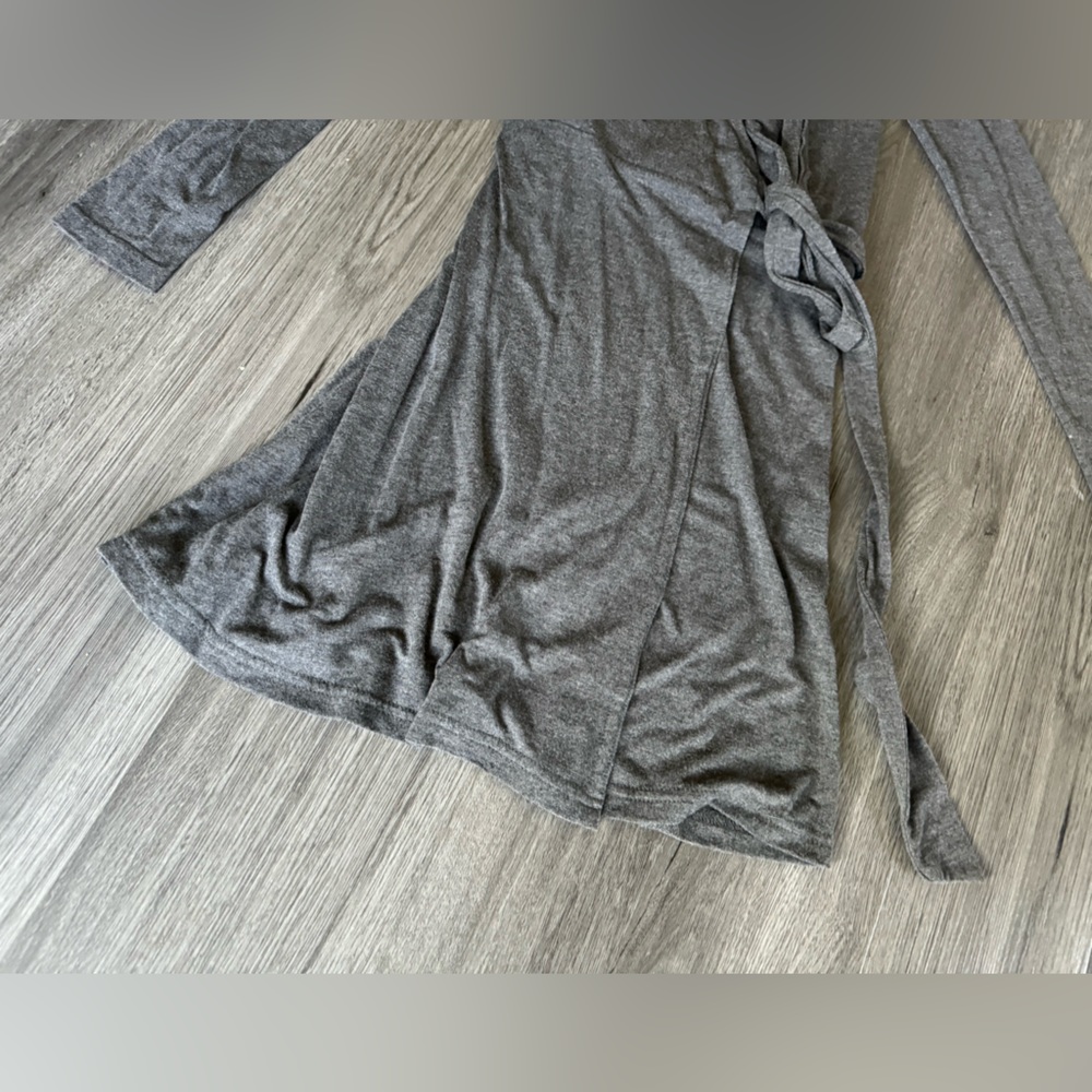 TOPSHOP WRAP GRAY DRESS - Picture 3 of 4